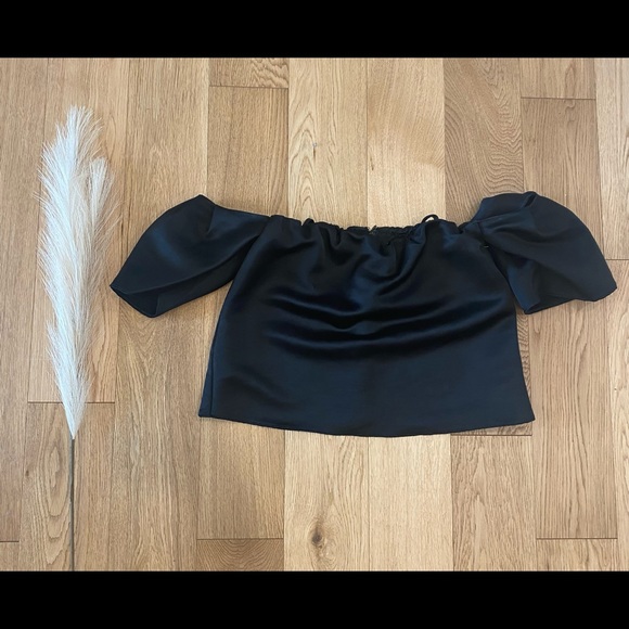 ARITZIA | Talula Off Shoulder Blouse - Picture 3 of 6